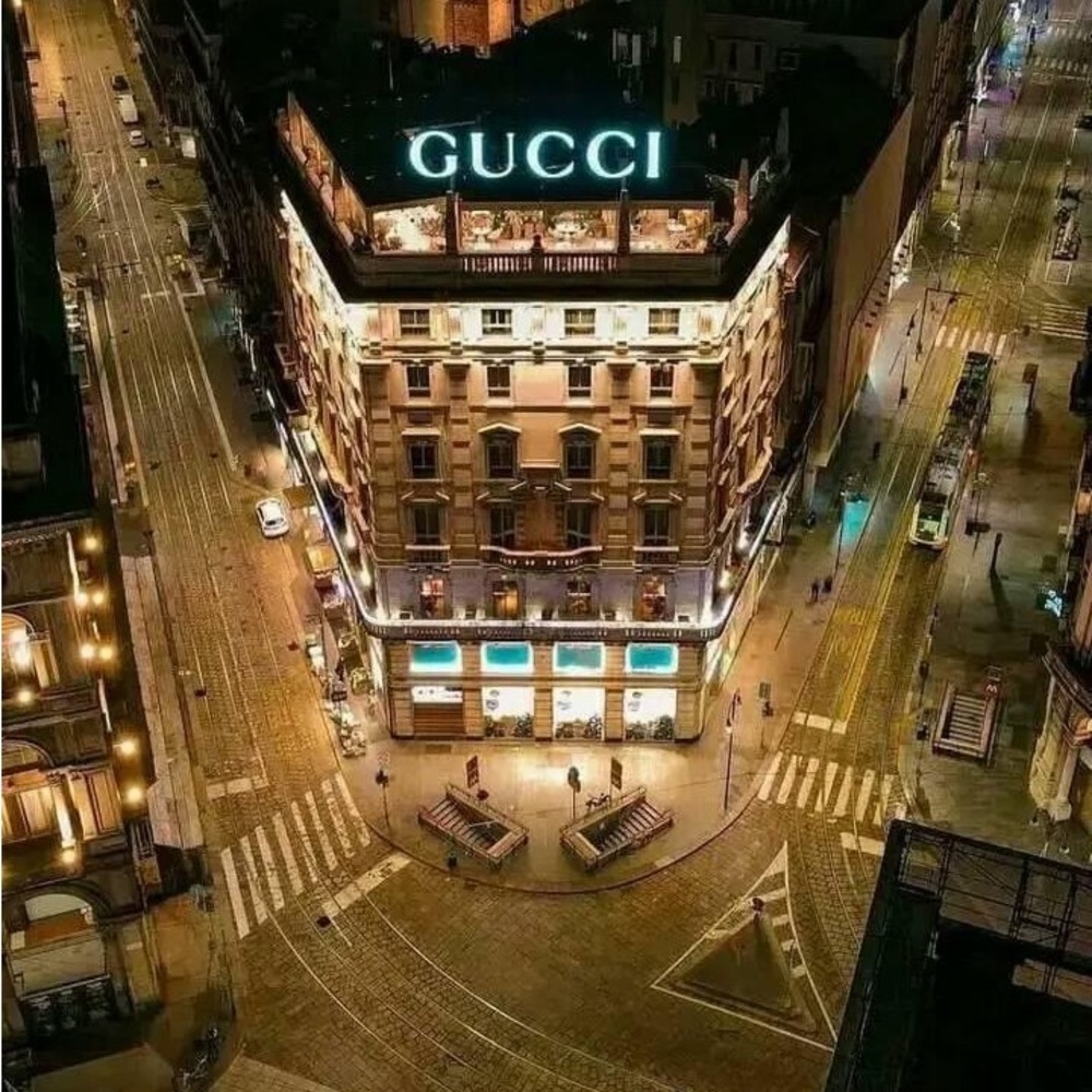 Gucci Host Pick gorgeous authentic handbag ! - Picture 17 of 17